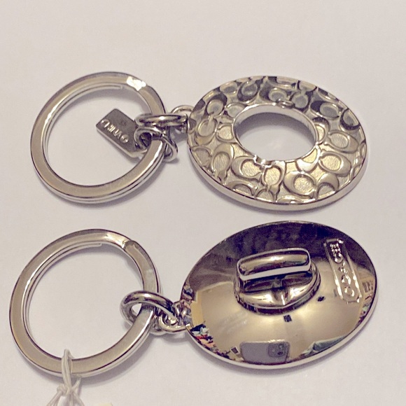 NWT Coach Signature Silver Turnlock Valet Keyring Key Fob Chain Embossed - Picture 4 of 10